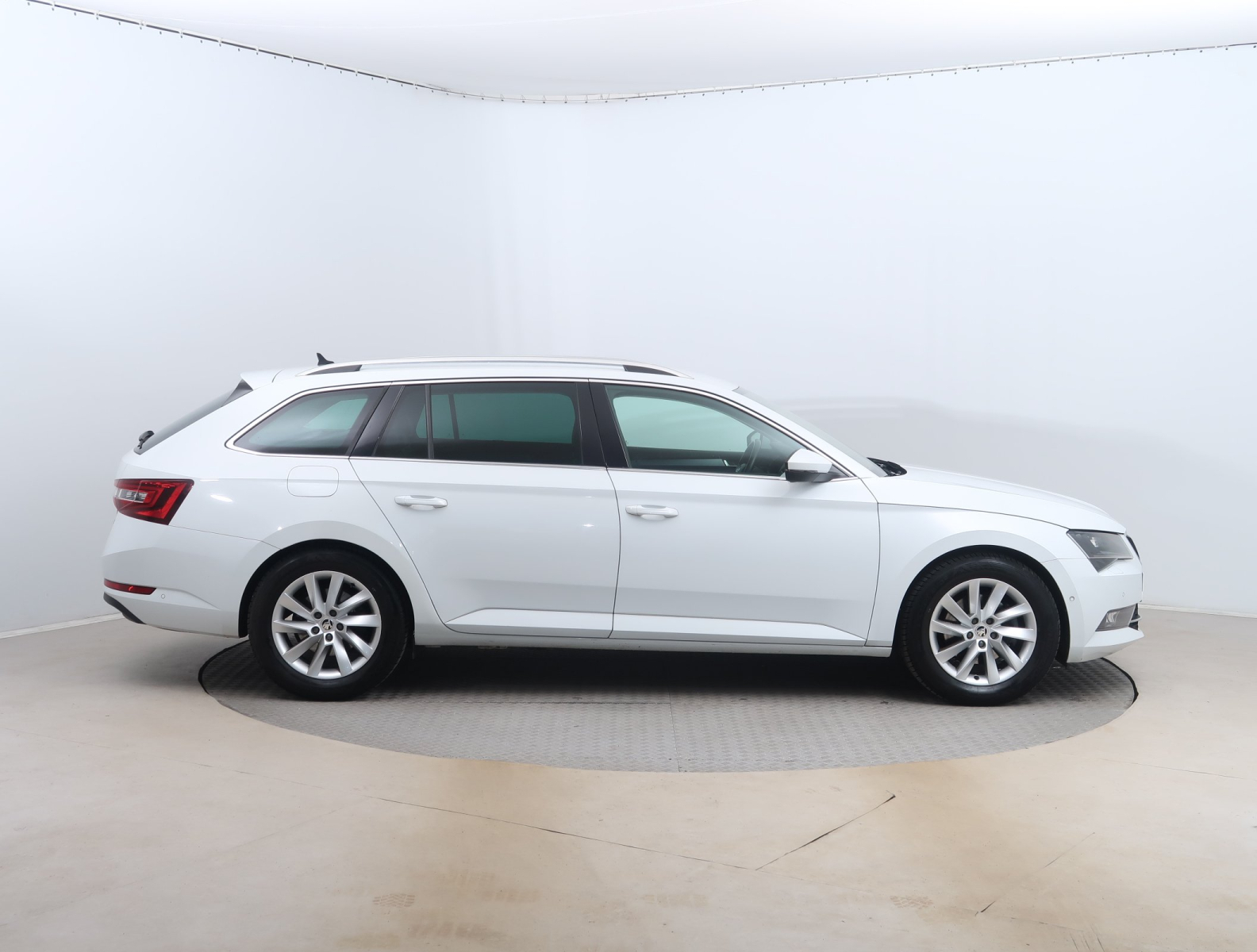 Škoda Superb - 2017