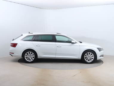 Škoda Superb - 2017