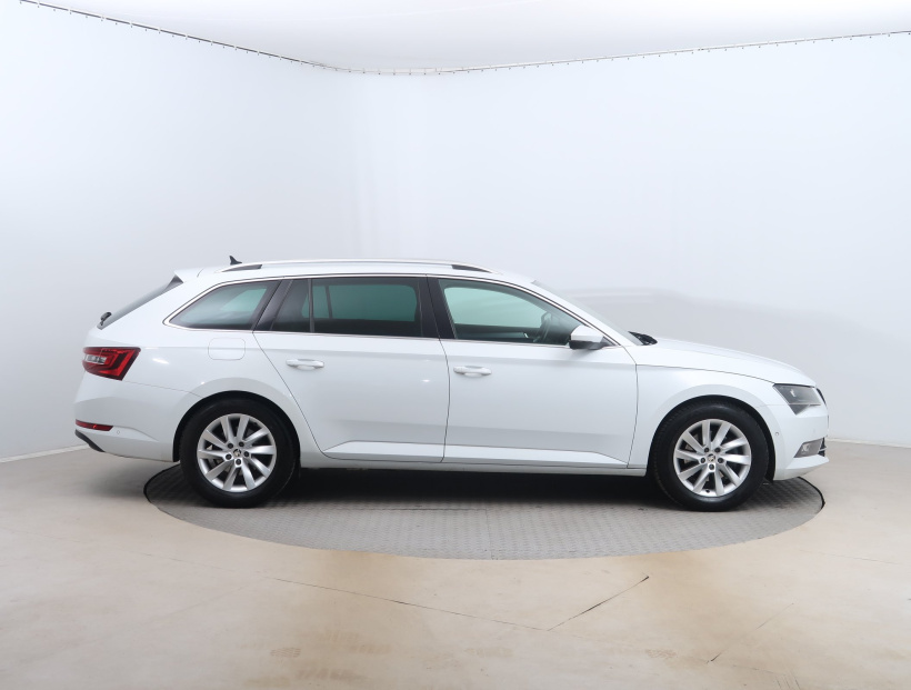 Škoda Superb, 2017