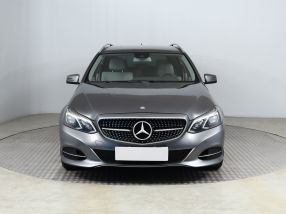 Mercedes-Benz E - 2015