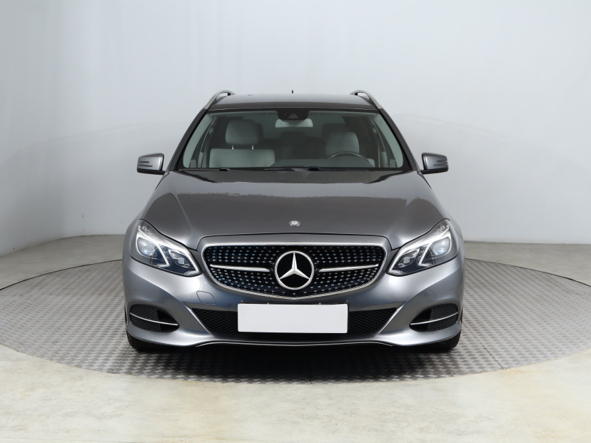Mercedes-Benz E, 2015