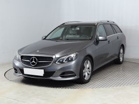 Mercedes-Benz E - 2015