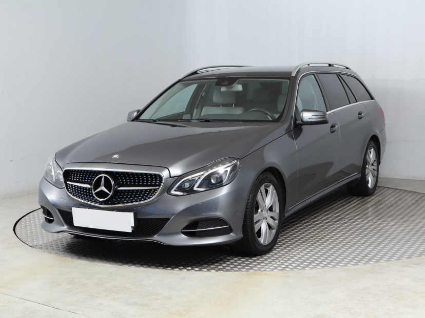 Mercedes-Benz E, 2015