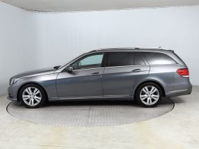 Mercedes-Benz E - 2015