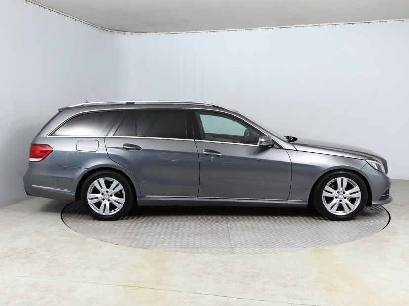 Mercedes-Benz E, 2015