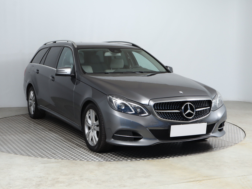 Mercedes-Benz E, 2015