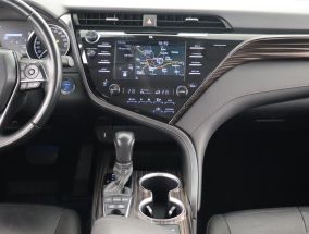 Toyota Camry - 2020