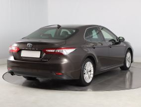 Toyota Camry - 2020