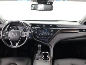 Toyota Camry - 2020