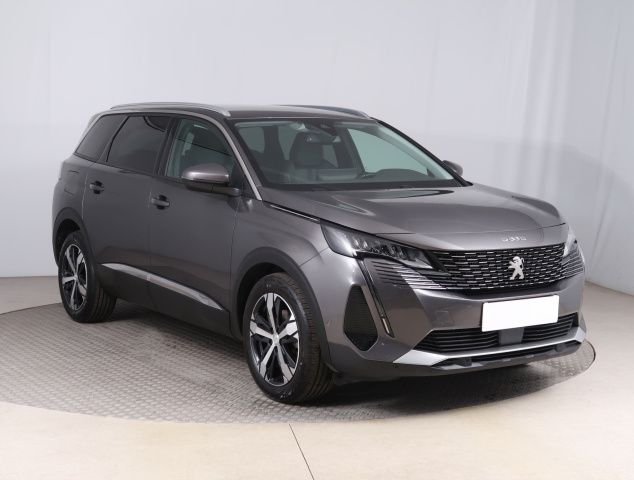 Peugeot 5008 2021