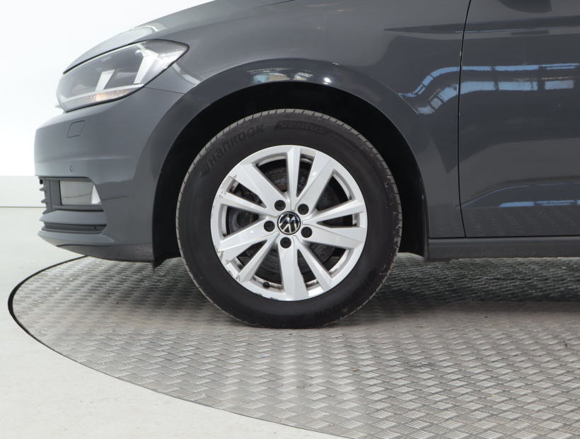 Volkswagen Touran, 2022