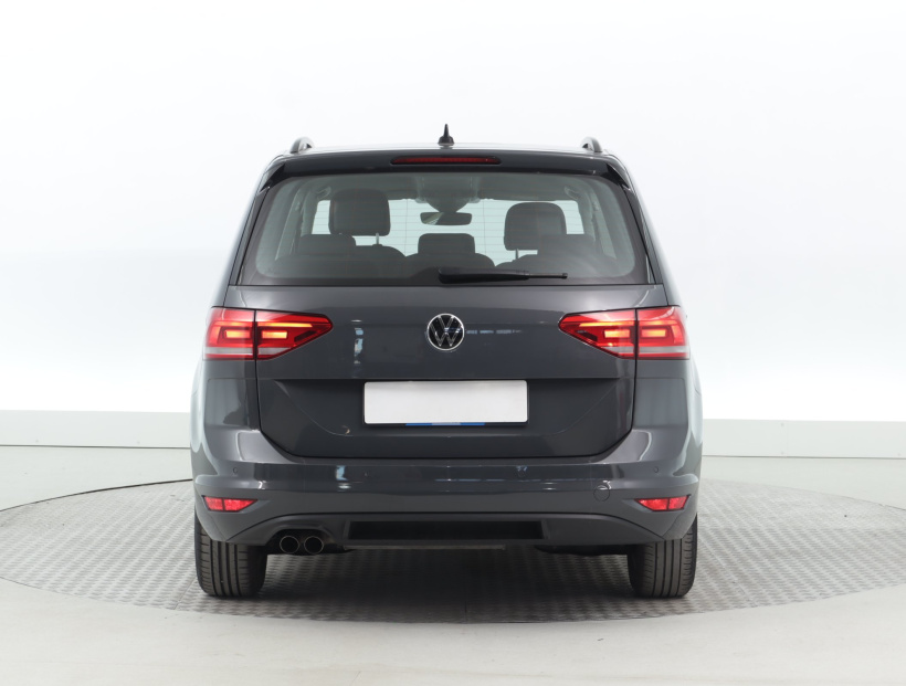 Volkswagen Touran, 2022