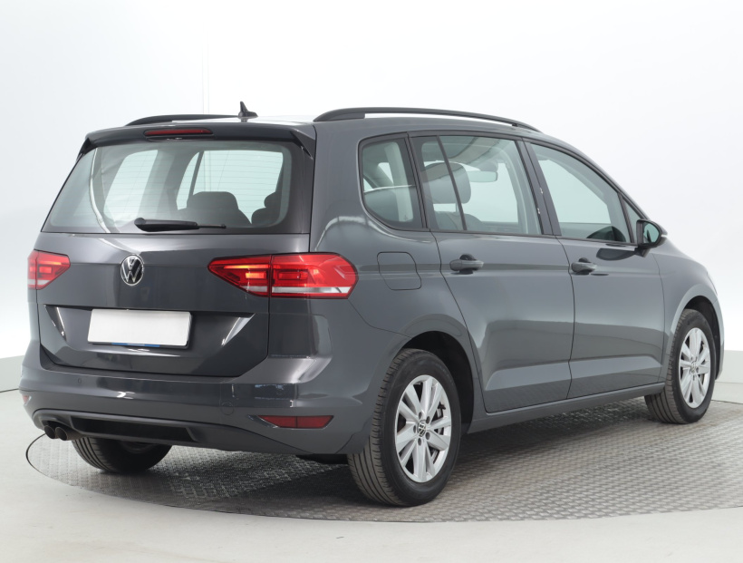 Volkswagen Touran, 2022