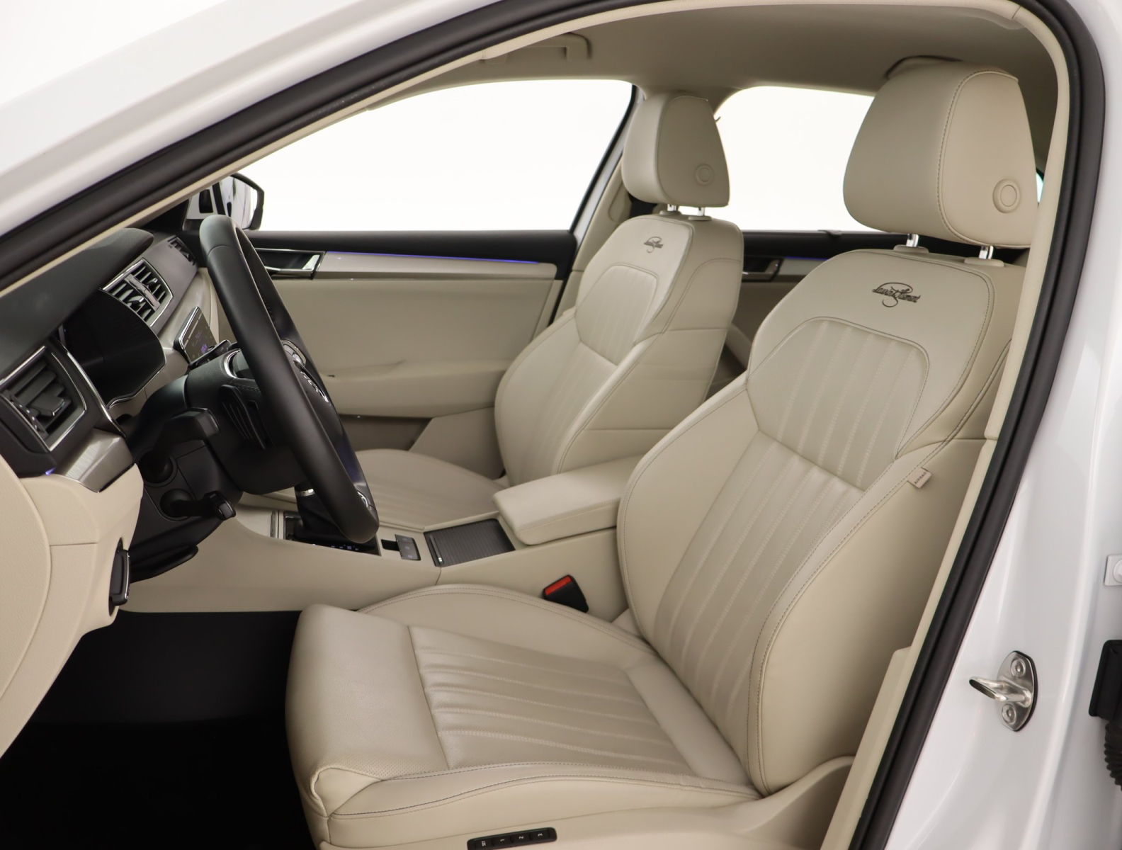 Škoda Superb - 2023