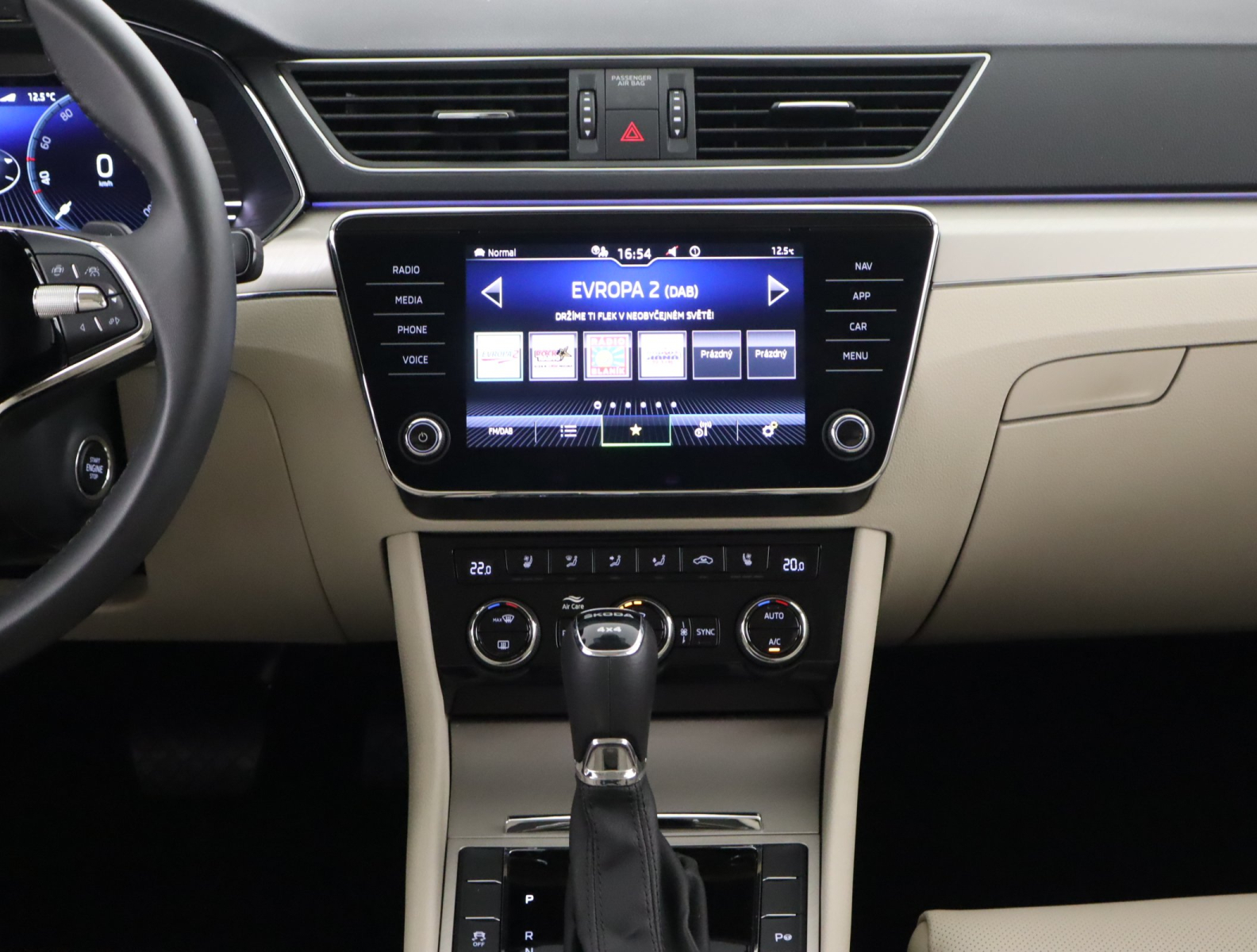 Škoda Superb - 2023