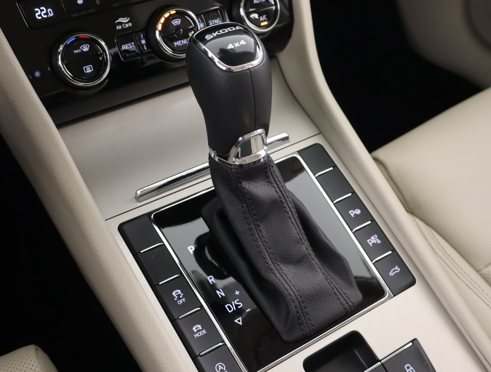 Škoda Superb - 2023