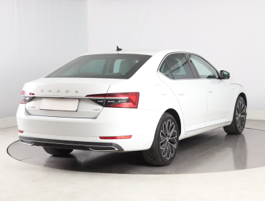 Škoda Superb - 2023