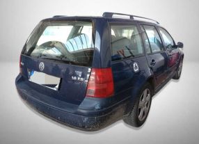 Volkswagen Golf - 2003