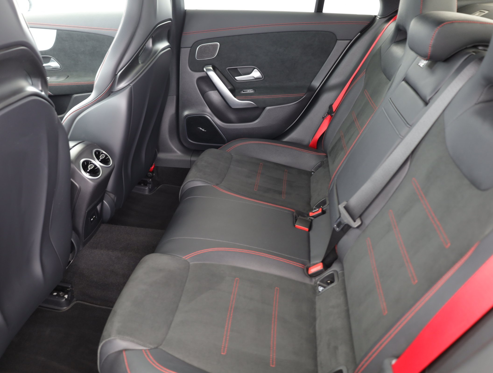 Mercedes-Benz CLA - 2021