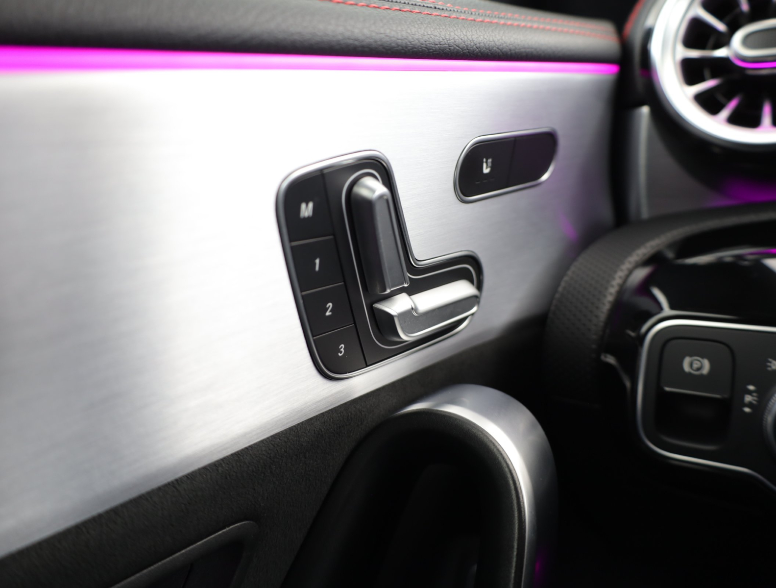 Mercedes-Benz CLA - 2021