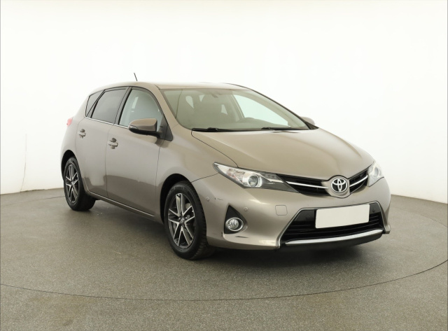 Toyota Auris 2014