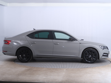 Škoda Superb - 2021