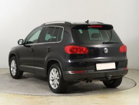 Volkswagen Tiguan - 2015
