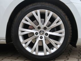 Škoda Superb - 2022