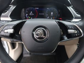 Škoda Superb - 2022