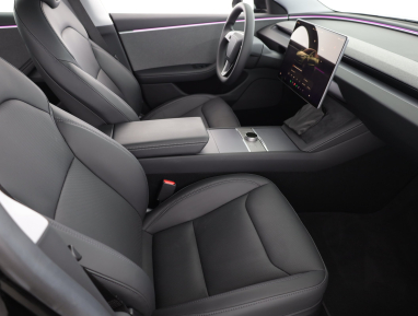 Tesla Model 3 - 2024