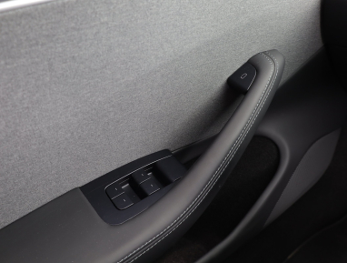 Tesla Model 3 - 2024