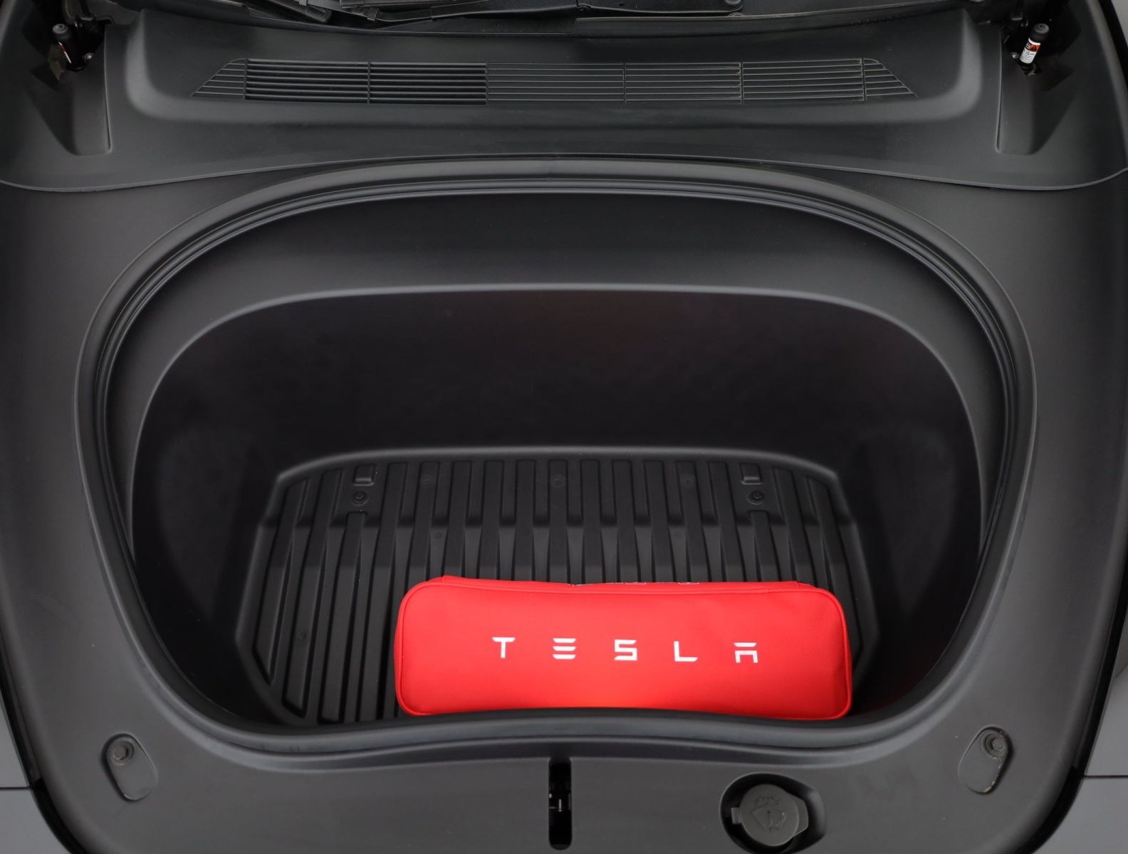 Tesla Model 3 - 2024