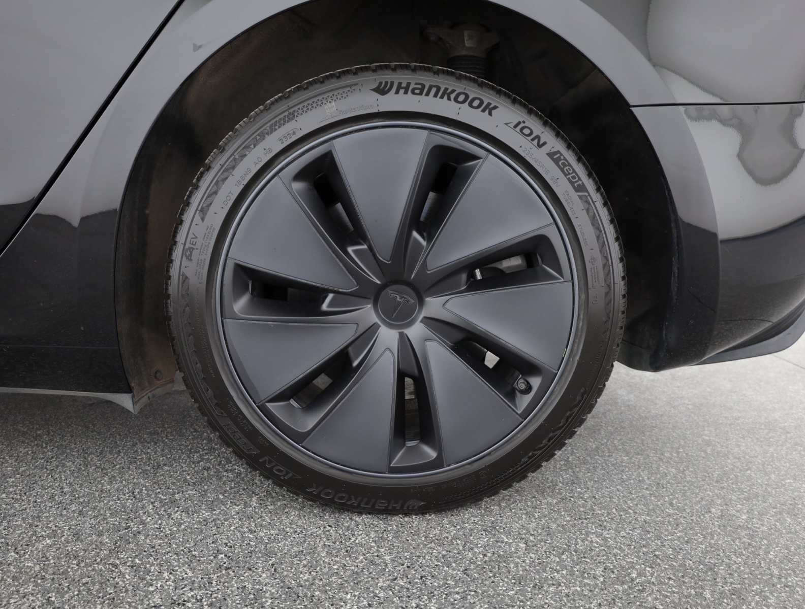 Tesla Model 3 - 2024