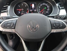 Volkswagen Passat - 2020