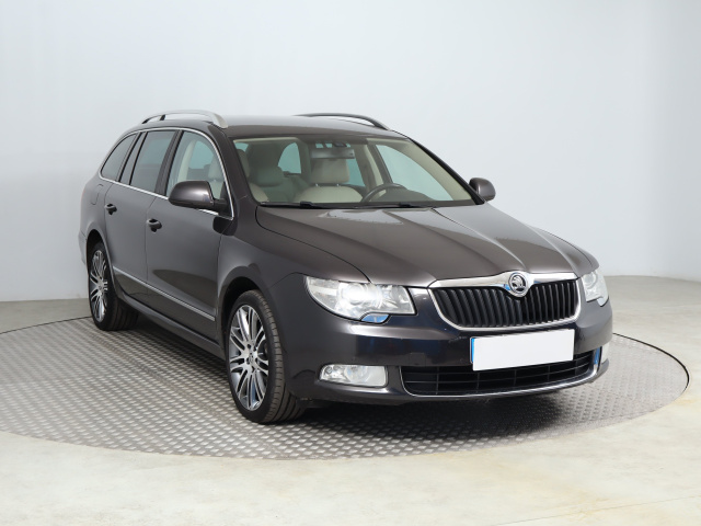 Škoda Superb 2011