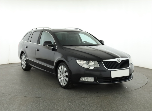Škoda Superb 2012