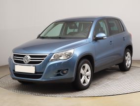 Volkswagen Tiguan - 2011
