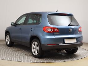 Volkswagen Tiguan - 2011