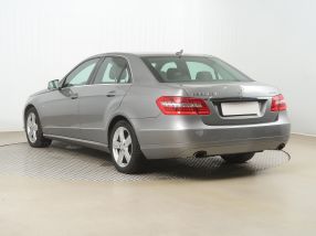 Mercedes-Benz E - 2011