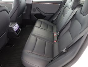 Tesla Model 3 - 2024