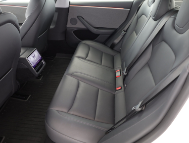 Tesla Model 3 - 2024