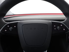 Tesla Model 3 - 2024