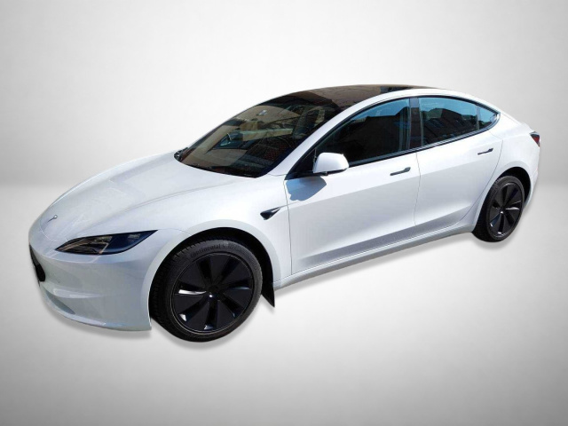 Tesla Model 3 2024