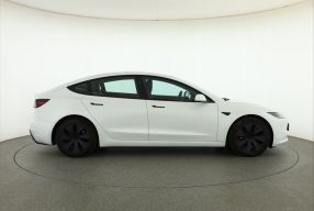 Tesla Model 3 - 2024