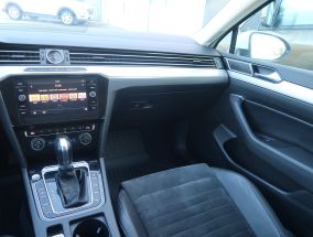 Volkswagen Passat - 2017