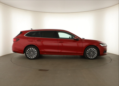 Škoda Superb - 2024