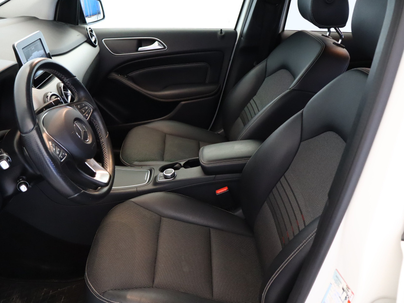Mercedes-Benz B, 2015