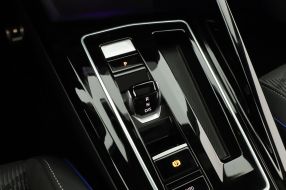 Volkswagen Golf - 2025