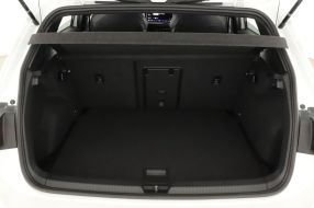 Volkswagen Golf - 2025