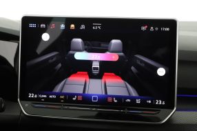 Volkswagen Golf - 2025